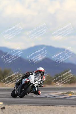 media/Nov-16-2025-Race Pace (Sun) [[8c5fa54630]]/Non Verified Riders (1st 20 Minutes)/5-Turn 15 (110pm)/